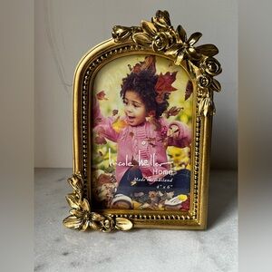 Nicole Miller Gold Floral Accent Frame for 4x6” photo